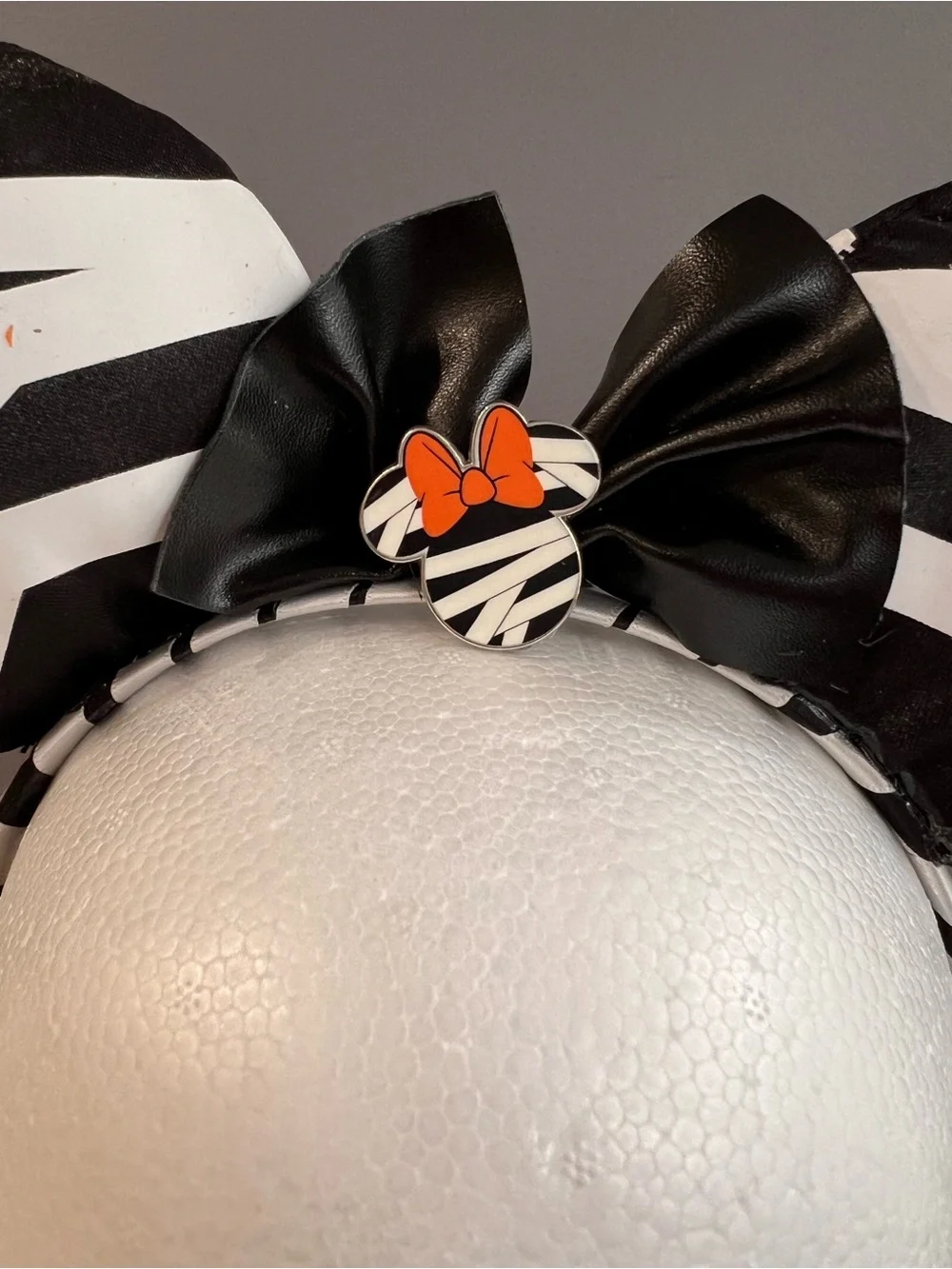 Black and White Minnie Mouse Mummified Ears Headband is NWT